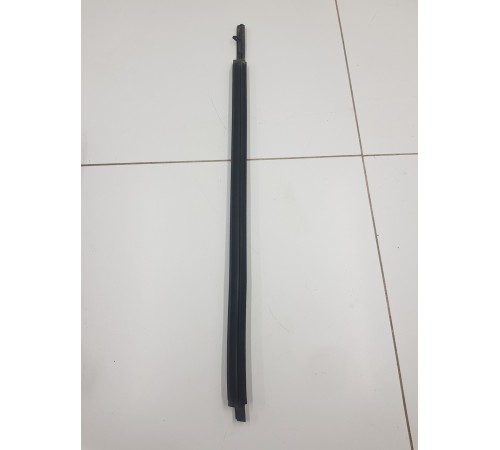 Уплотнитель стекла задний правый внешний