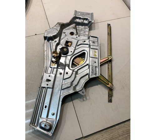 Стеклоподъемник (передний, правый)