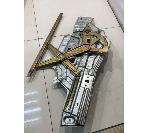 Стеклоподъемник (передний, правый)