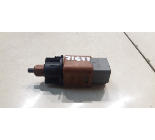 Датчик с педали сцепления (тормоза)