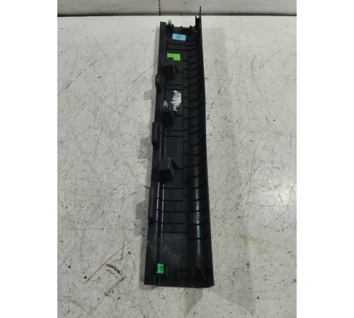 Накладка дверной карты передняя левая