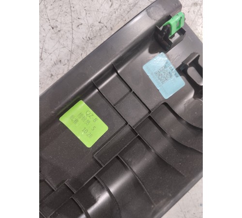 Накладка дверной карты передняя левая