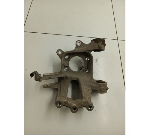 Кулак поворотный задний правый