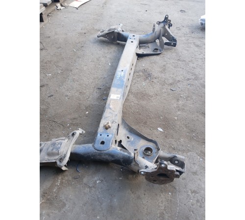 Балка подвески (подрамник) задняя