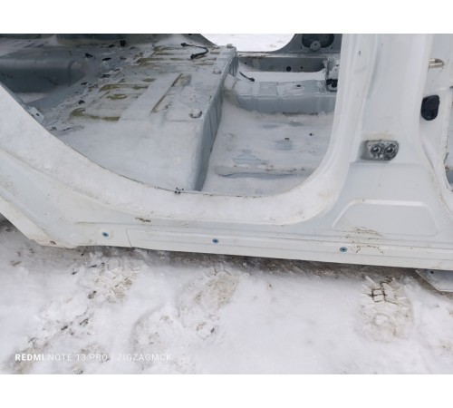 Порог со стойкой правый