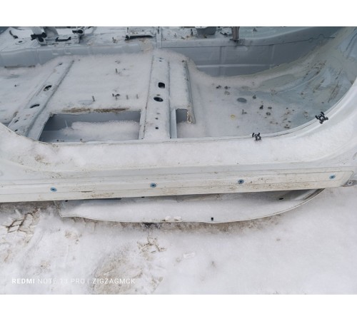 Порог со стойкой правый