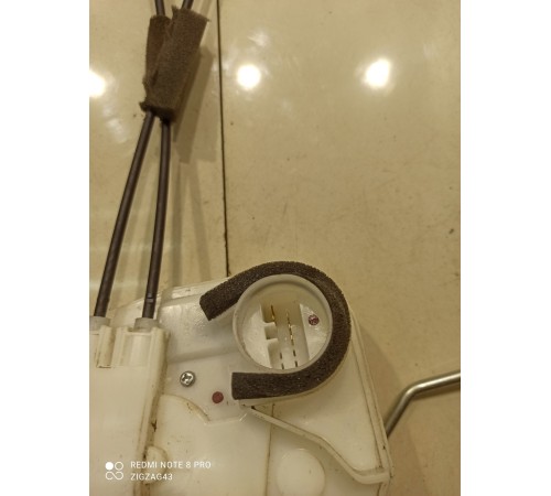 Замок двери (передний, правый)