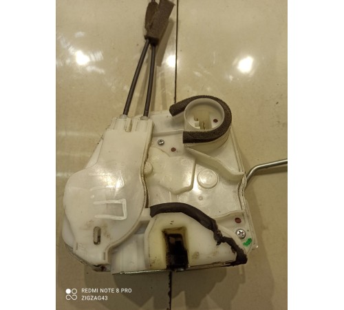 Замок двери (передний, правый)