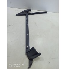 Уплотнитель стекла (передний левый)