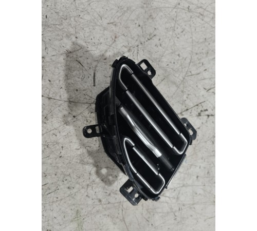 Воздушный дефлектор передний правый