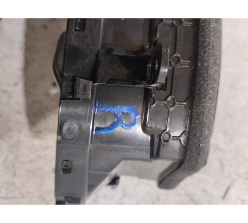 Воздушный дефлектор передний правый