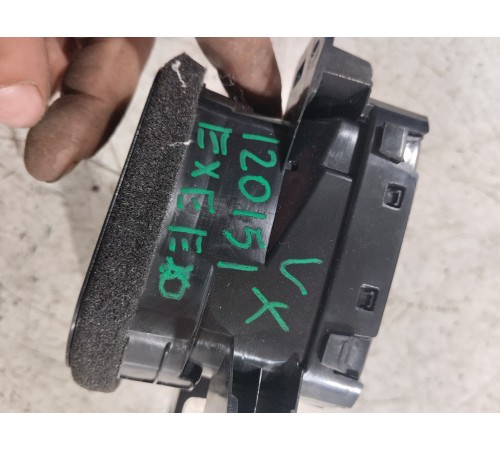 Воздушный дефлектор передний правый