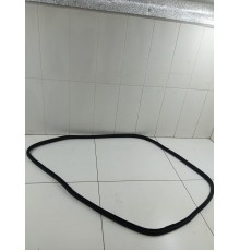 Уплотнитель двери передний левый