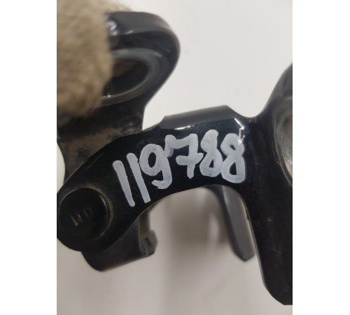 Петля крышки багажника верхняя