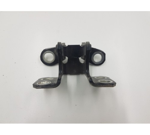 Петля крышки багажника верхняя