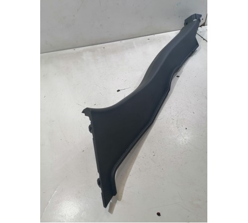 Накладка задней стойки левая