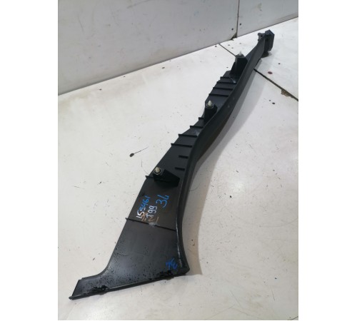 Накладка задней стойки левая