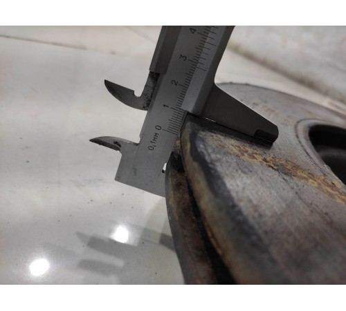 Тормозной диск (передний, правый)