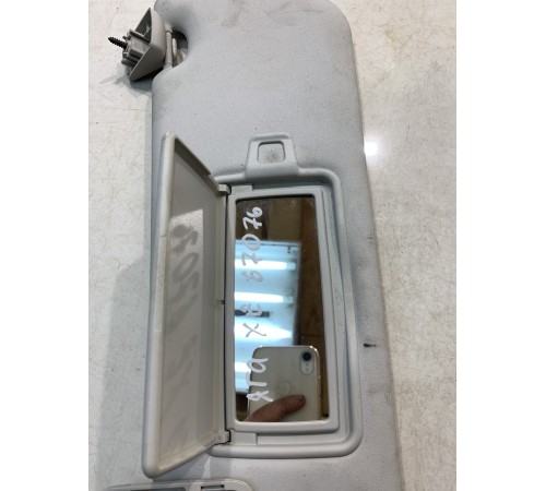 Козырёк солнцезащитный (левый)