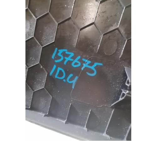 Обшивка крышки багажника верхняя