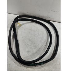 Уплотнитель двери задний левый