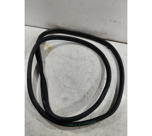 Уплотнитель двери задний левый