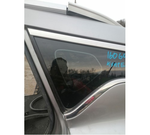Глухое стекло кузова левое, форточка