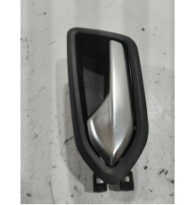 Ручка двери (задняя левая внутренняя)