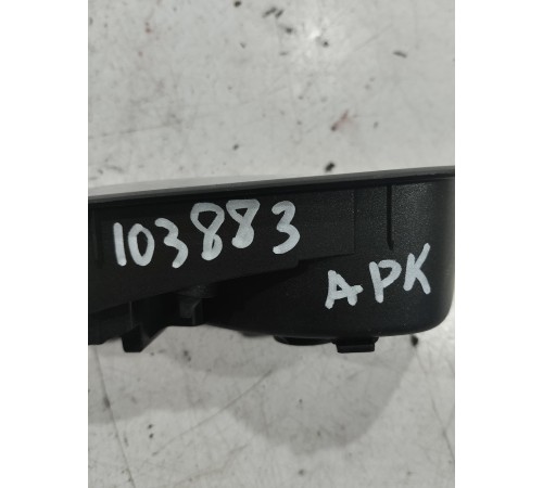 Ручка двери (задняя левая внутренняя)