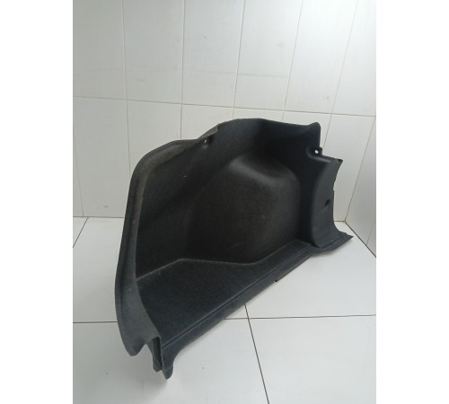 Обшивка багажника левая