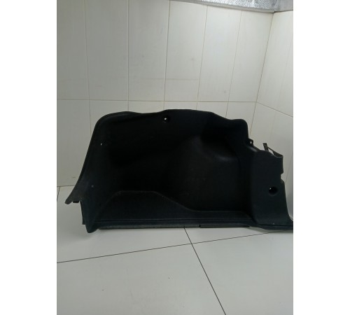 Обшивка багажника левая