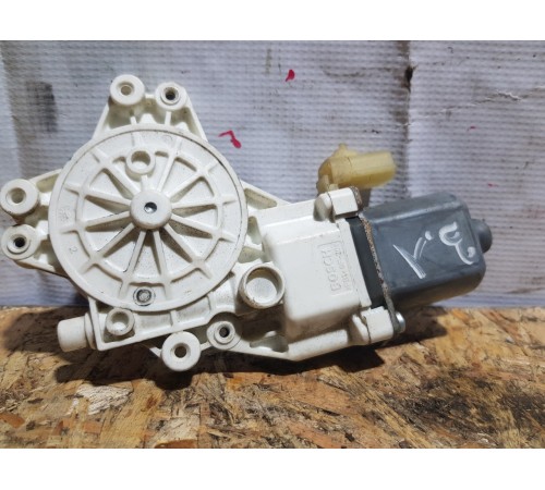 Моторчик стеклоподъемника Задний Левый