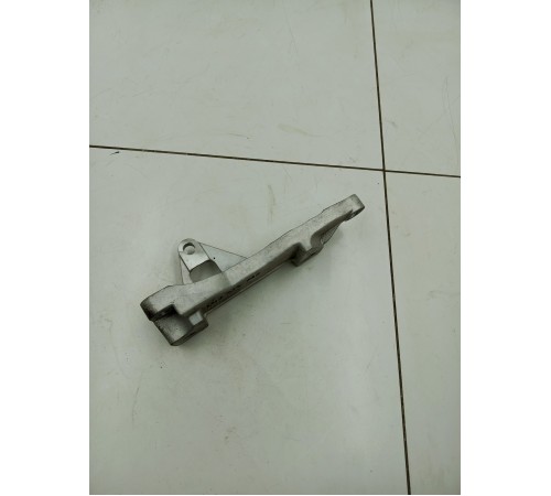 Кронштейн опоры двигателя