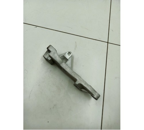 Кронштейн опоры двигателя