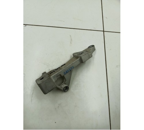 Кронштейн опоры двигателя