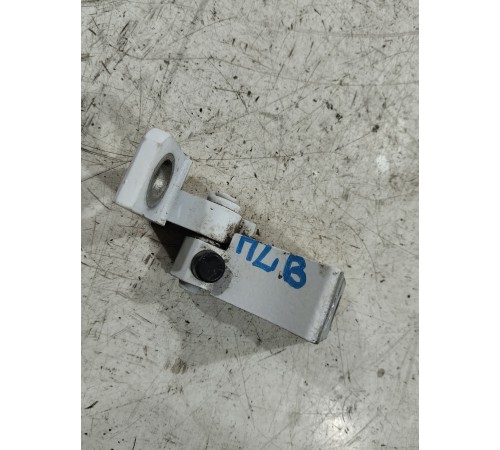 Петля двери передняя левая верхняя