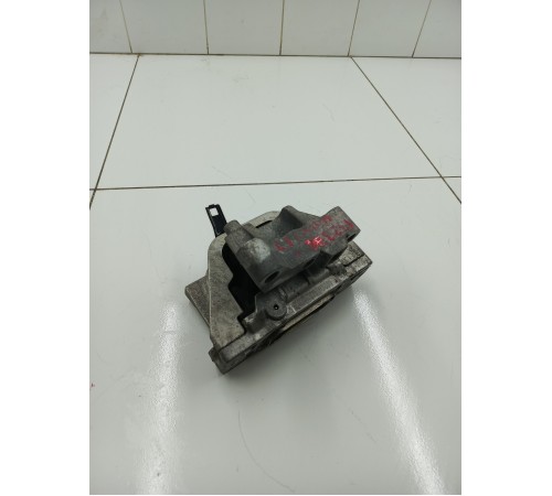 Опора двигателя правая