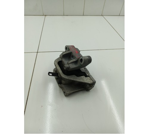 Опора двигателя правая