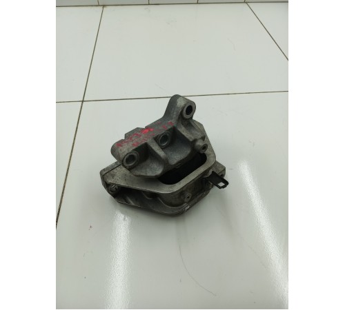 Опора двигателя правая