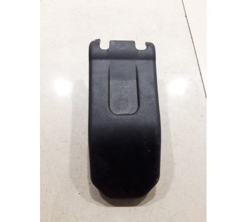 Накладка крепления заднего сиденья правая