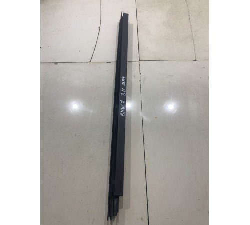 Уплотнитель стекла (задний правый внутренний)