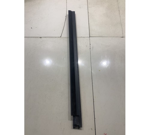 Уплотнитель стекла (задний правый внутренний)