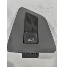 Кнопка открывания багажника передняя левая