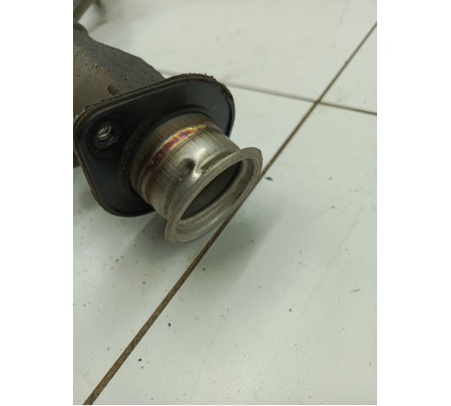 Горловина топливного бака