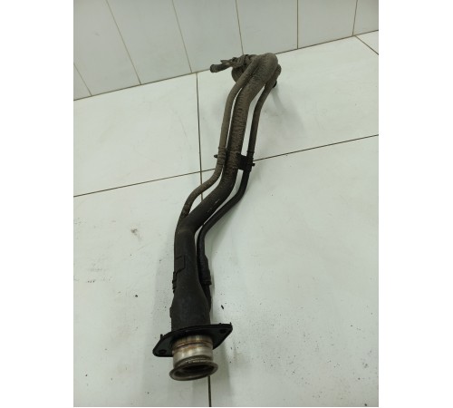 Горловина топливного бака