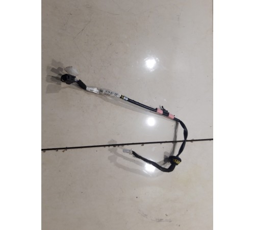 электропроводка ручки двери(передняя левая внешняя)