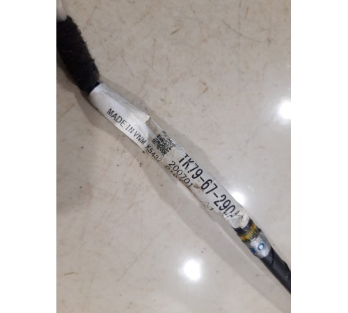 электропроводка ручки двери(передняя левая внешняя)