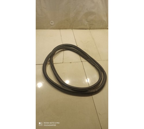 Уплотнитель двери(задний левый)