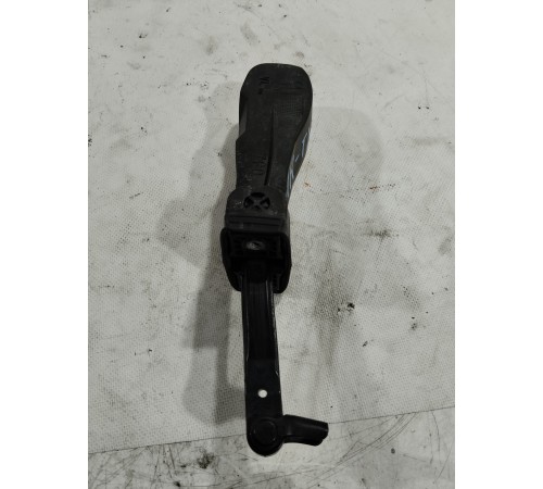 Ограничитель двери(передний правый)