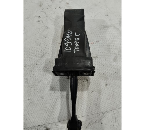 Ограничитель двери(передний правый)